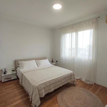 Boho Style In Center Of Daire