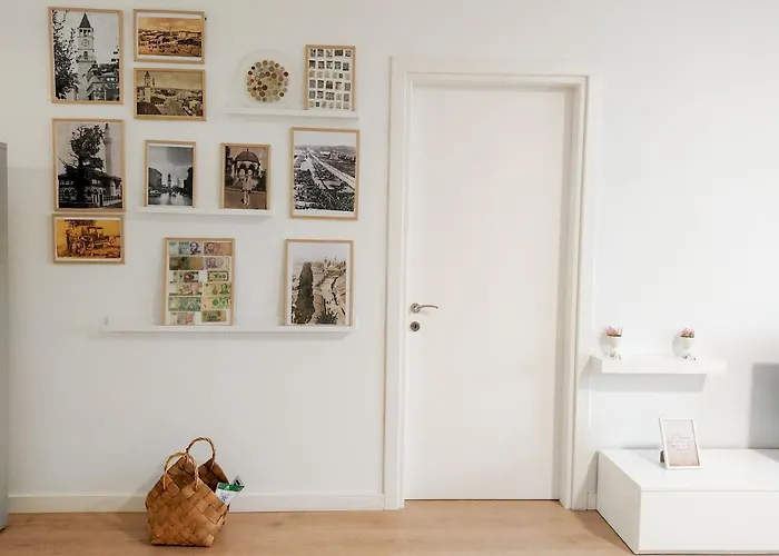 Boho Style In Center Of Апартаменты Тирана